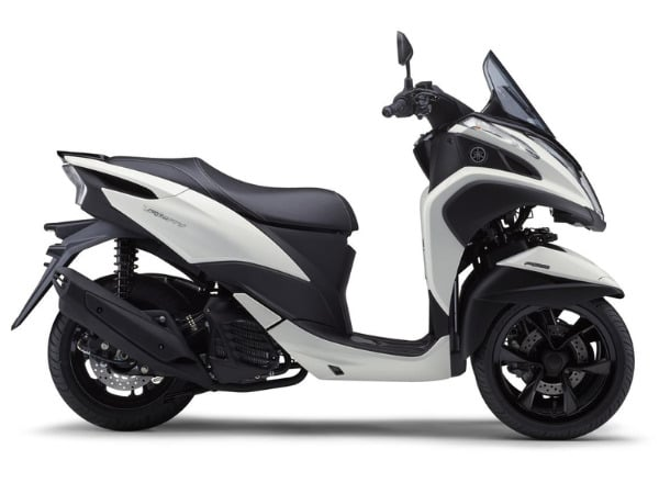 トリシティ125 ABS仕様トライク仕様、テイトールーフ、ワイドバイザー、ワイドカウル、ETC、リアボックス付き